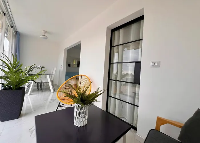 아파트 Serene Flat In Location Overlooking Siam Park 아데제