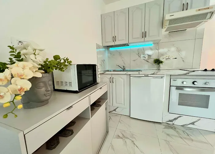 Serene Flat In Location Overlooking Siam Park 아파트 아데제