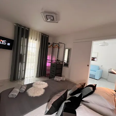 Serene Flat In Location Overlooking Siam Park Costa Adeje (Tenerife)