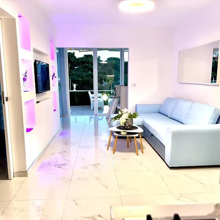 Serene Flat In Location Overlooking Siam Park *